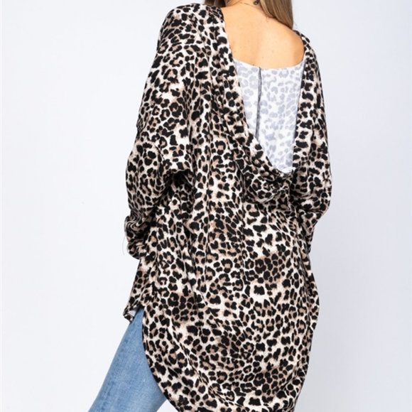 Cozy Animal Print cardigan with hoodie and pockets - Picture 6 of 7